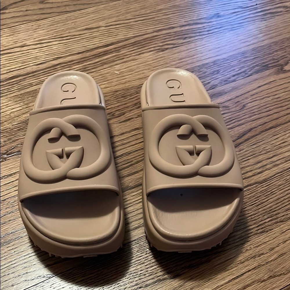 Gucci Platform Rubber Slides - Size 37